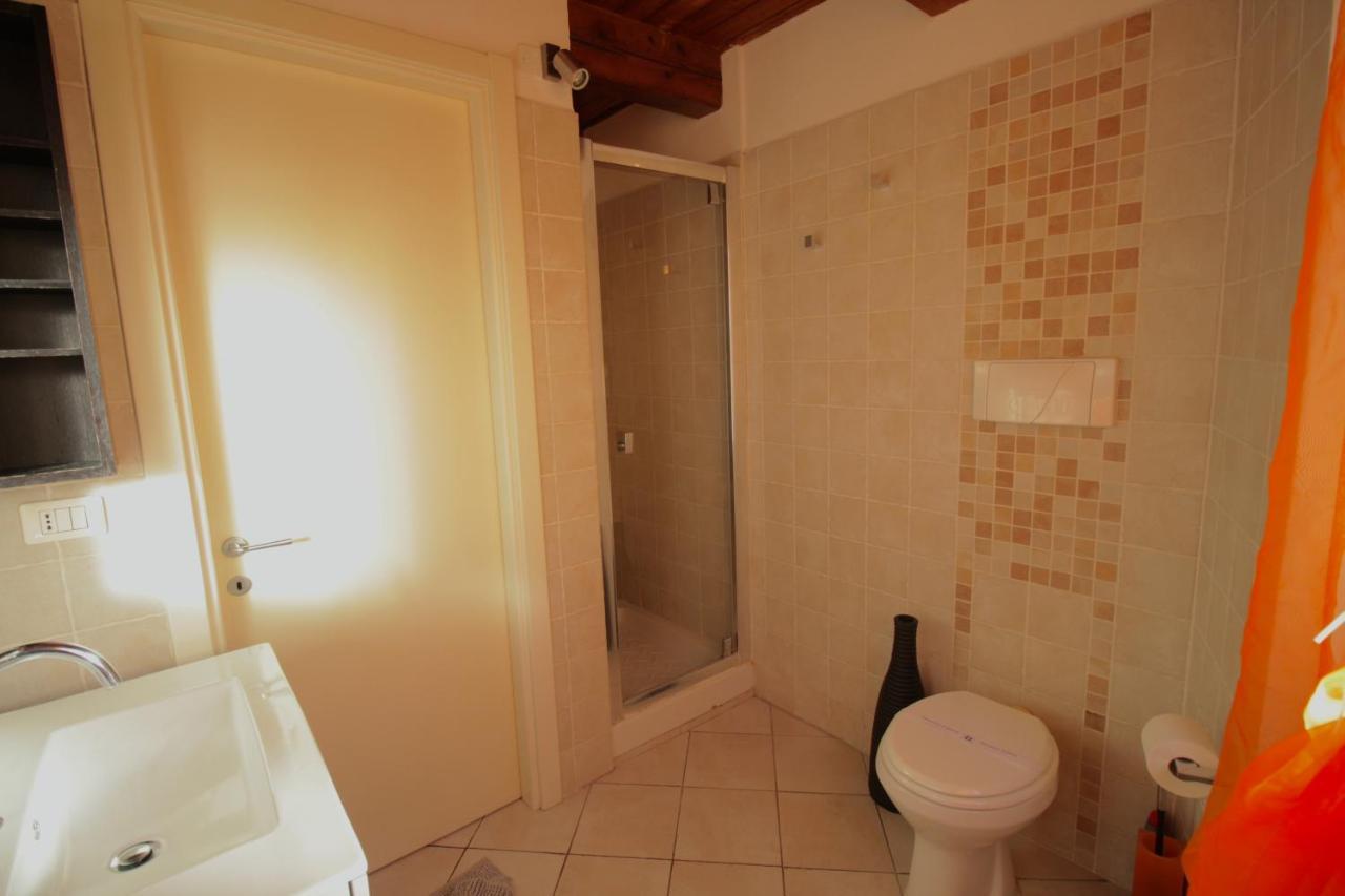 Kia Orana Guesthouse Livorno Kültér fotó